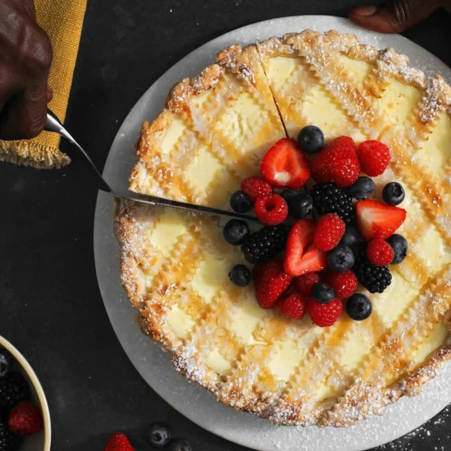 OXO Stainless Steel Pie Server with Comfort Grip Handle - Durable Kitchen Tool for Serving Desserts