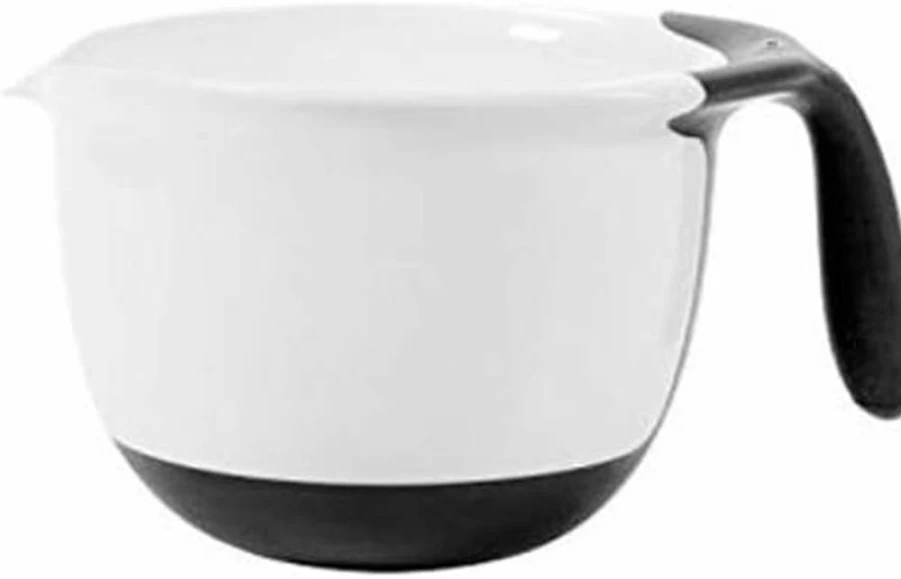 OXO Good Grips 4-Quart BPA-Free Plastic Mixing Bowl with Lid, White - Durable & Non-Slip Kitchen Bowl for Baking & Food Prep