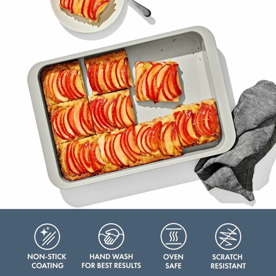 OXO Non-Stick Pro Ceramic Pizza Pan - 15 Inch Metal Bakeware for Pizza, Biscuits & Baking - OXO Good Grips Premium Cookware