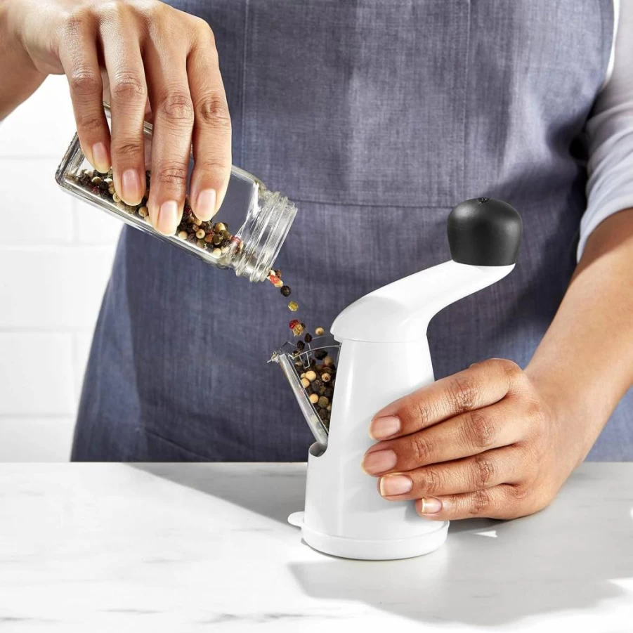 OXO Good Grips Adjustable Pepper Grinder with Rotating Handle - Easy Refill & Smooth Grinding