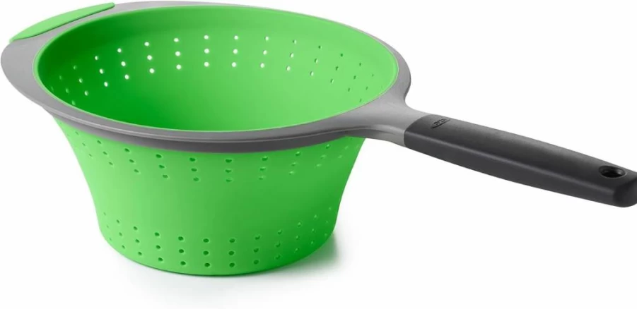 OXO Good Grips 2 Quart Collapsible Silicone Strainer - Green, Space-Saving Kitchen Colander, BPA-Free Dishwasher Safe