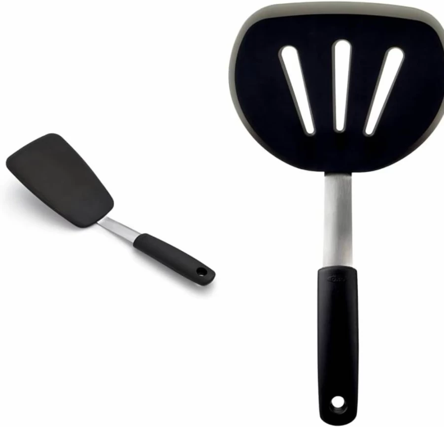 OXO Good Grips Flexible Silicone Pancake Turner Spatula - Heat-Resistant Kitchen Turner for Nonstick Pans - Black Cooking Utensil (One Size)